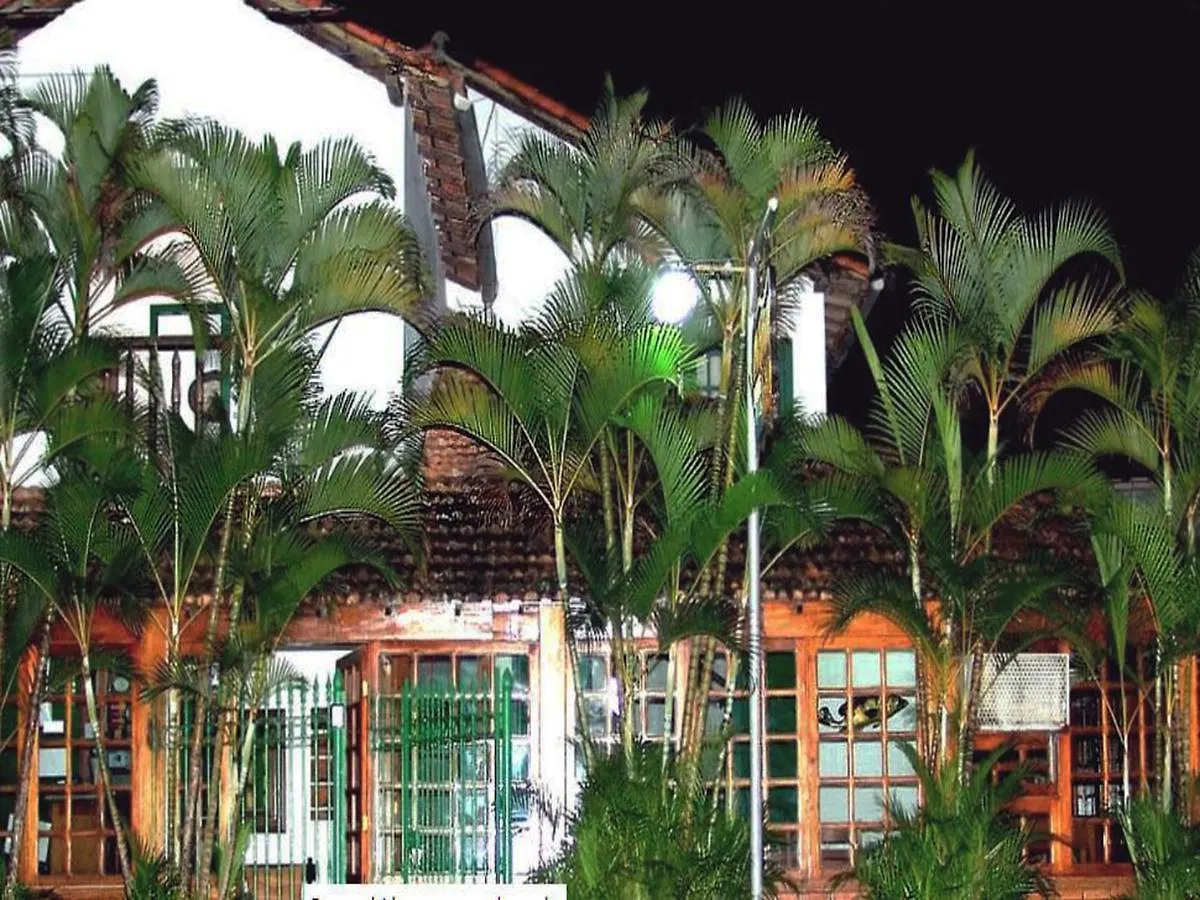 Trips Hostel Cabo Frio 0*,